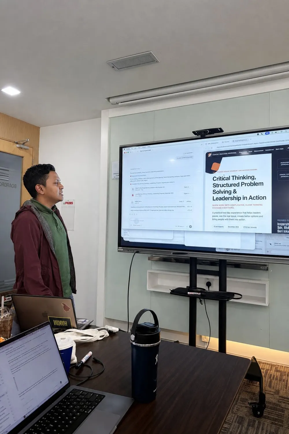 Presenting a business workflow example on screen